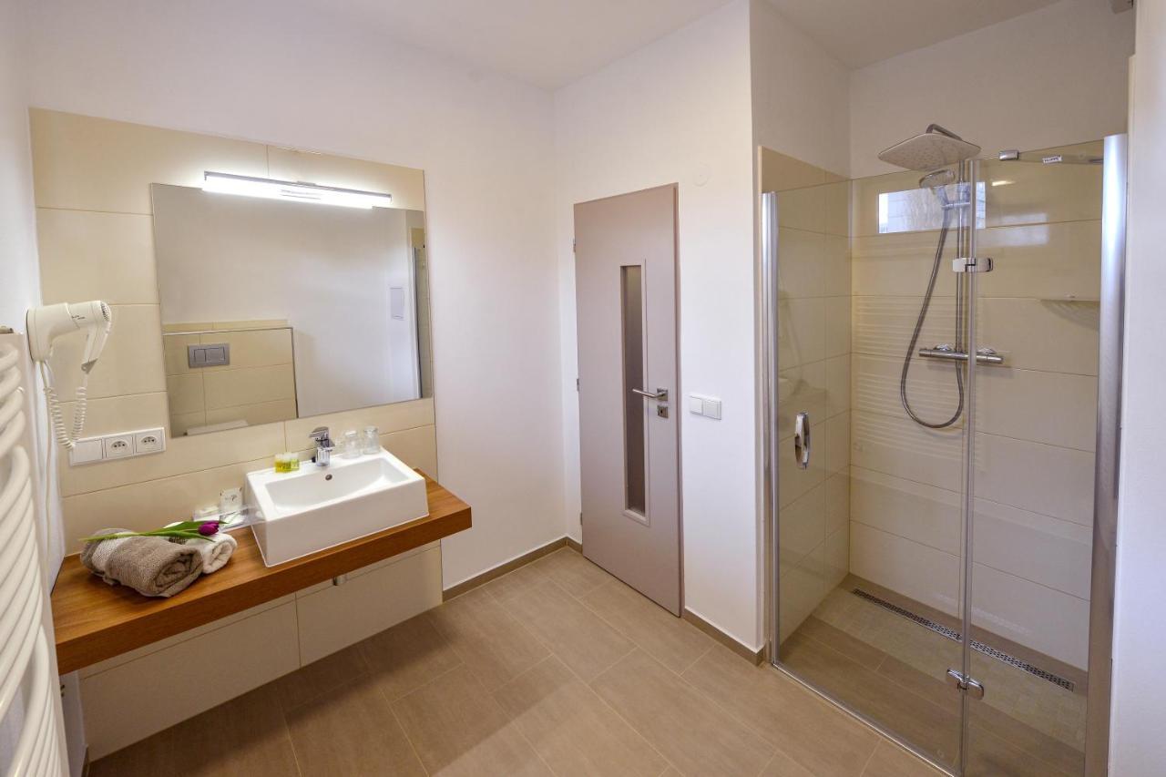 Hotel U Kaplicky Písek Kültér fotó