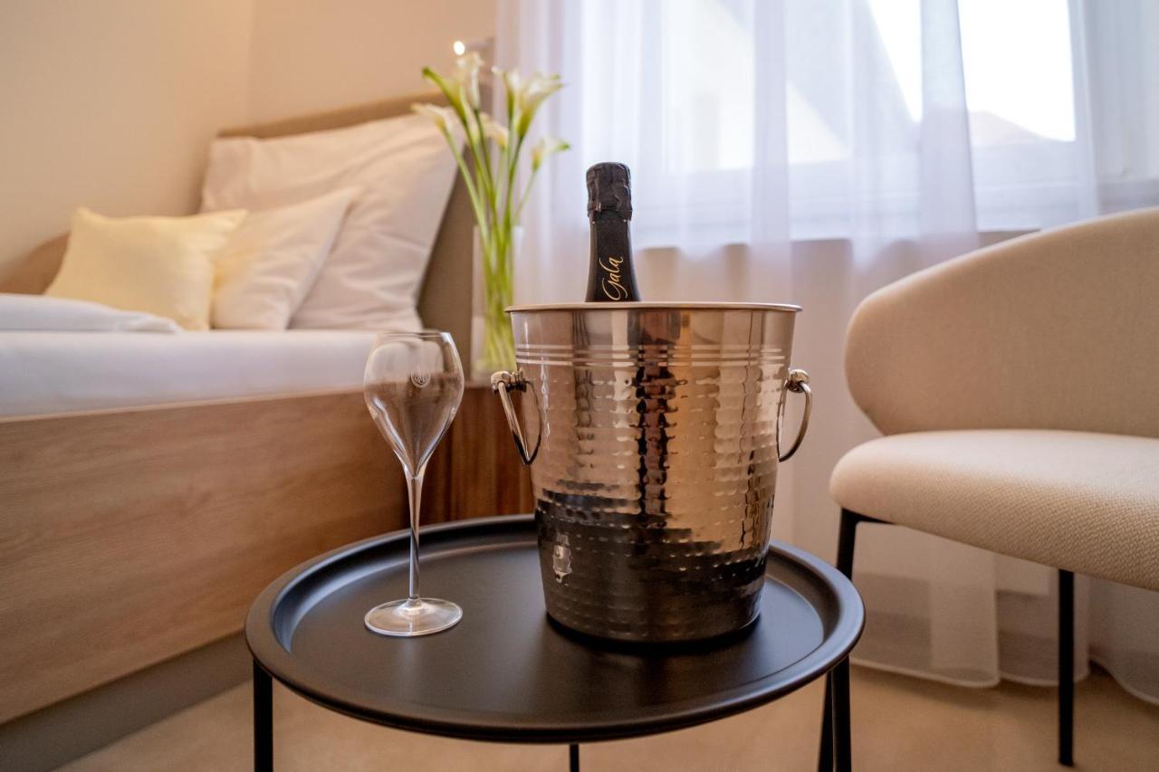 Hotel U Kaplicky Písek Kültér fotó