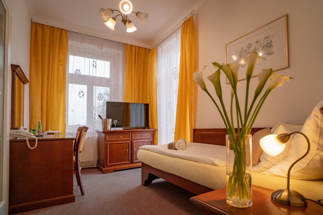 Hotel U Kaplicky Písek Kültér fotó