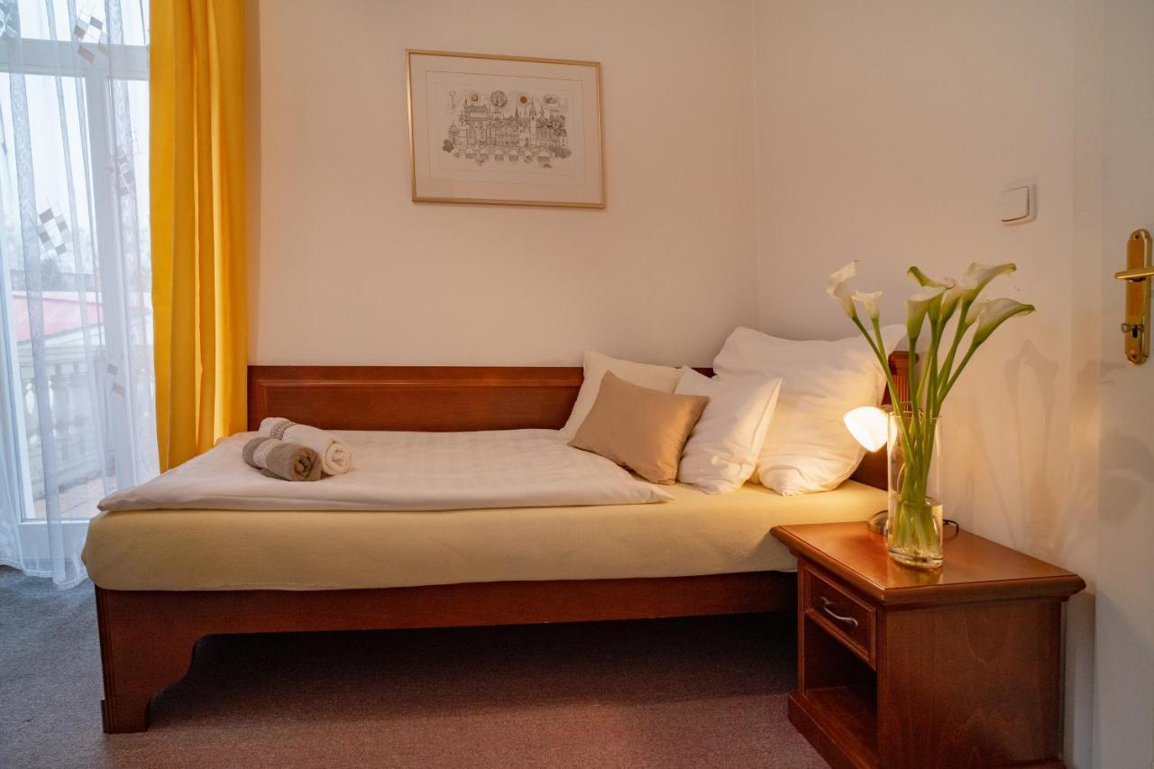 Hotel U Kaplicky Písek Kültér fotó