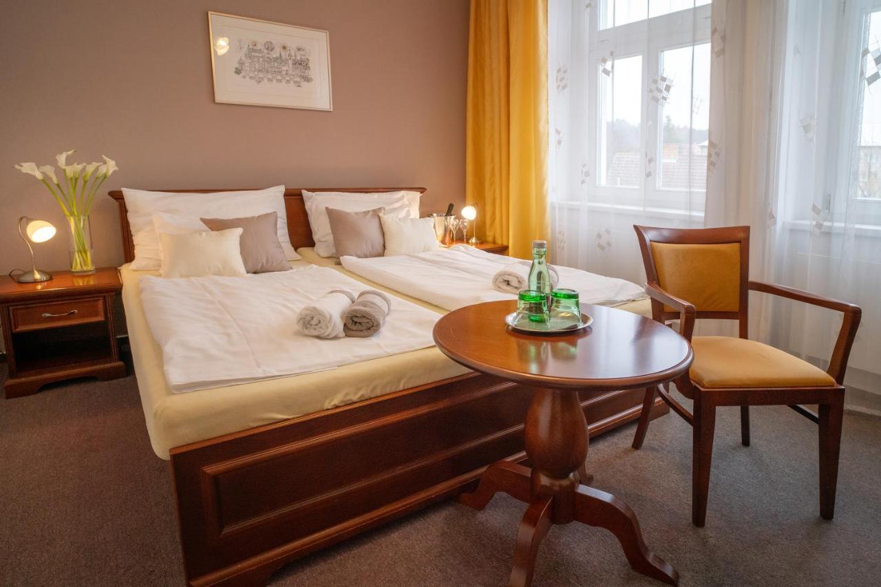 Hotel U Kaplicky Písek Kültér fotó