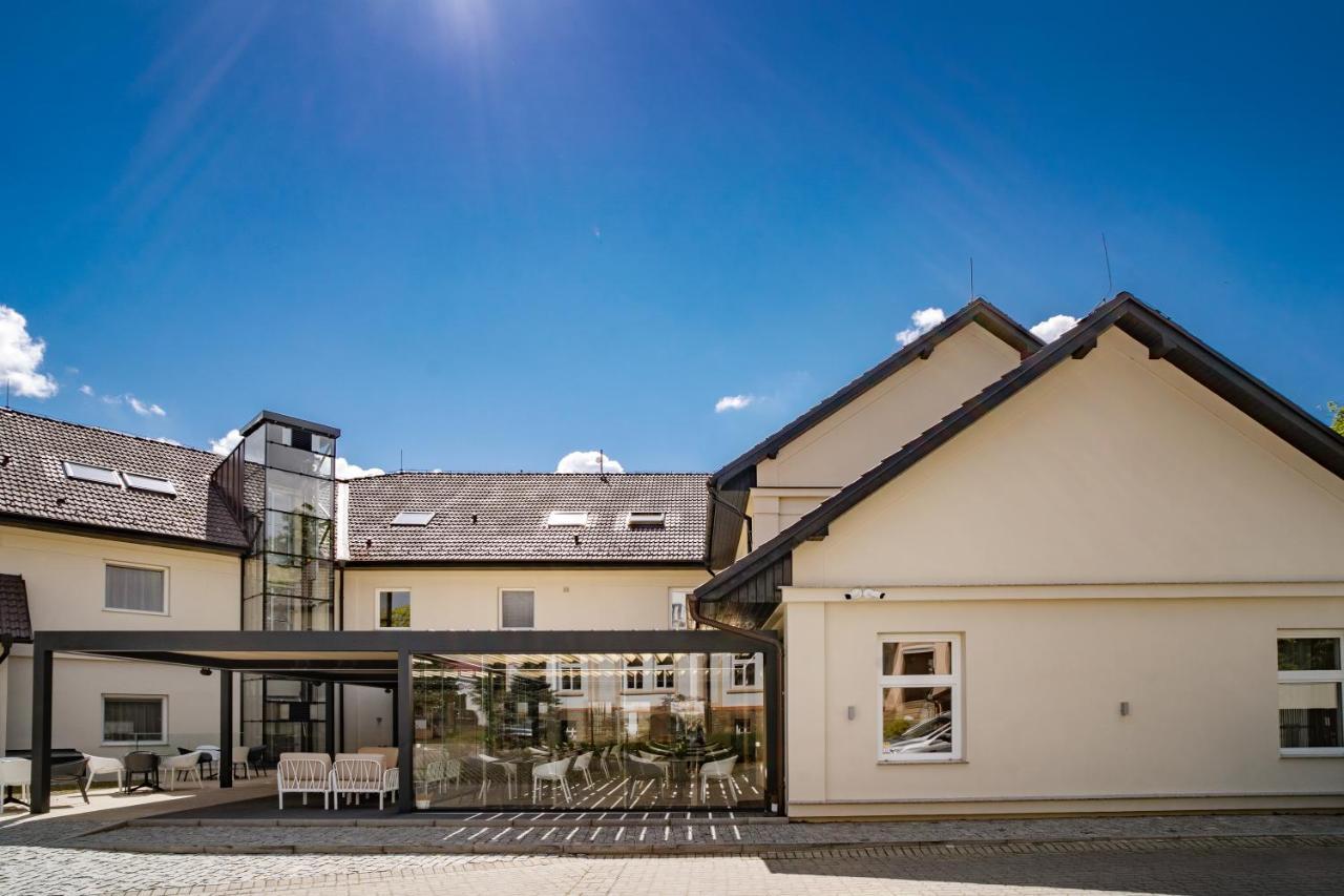 Hotel U Kaplicky Písek Kültér fotó
