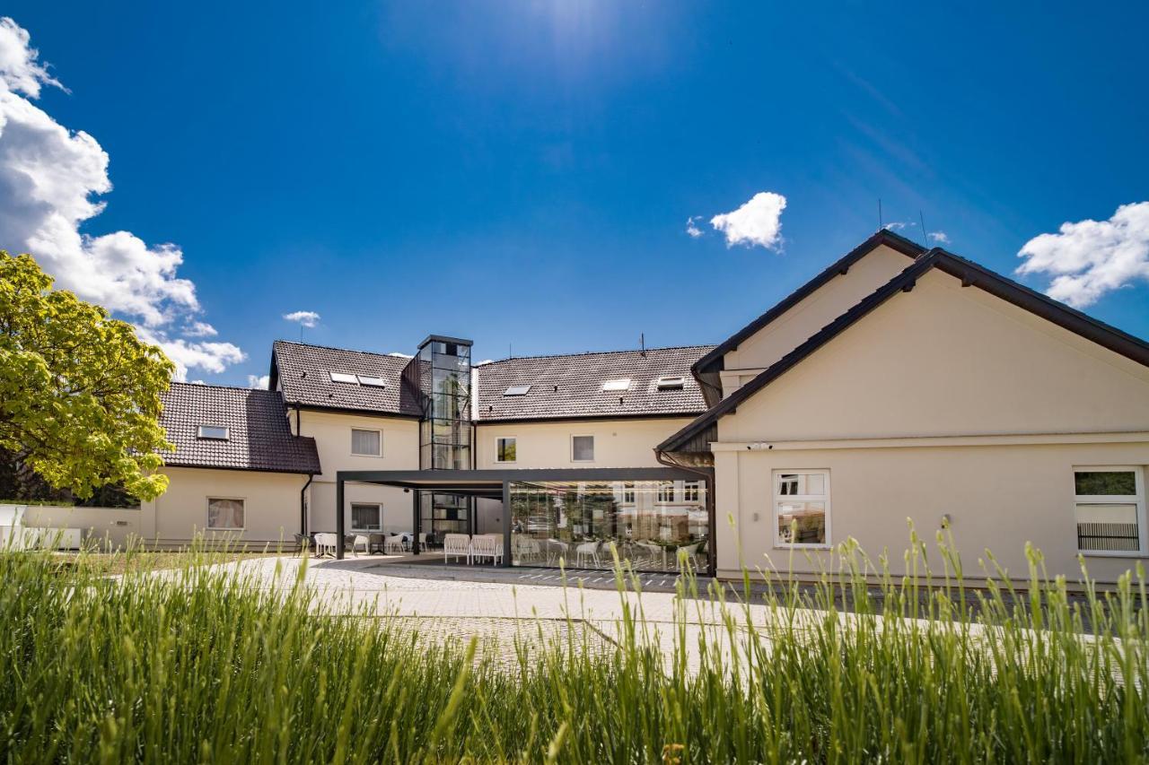 Hotel U Kaplicky Písek Kültér fotó