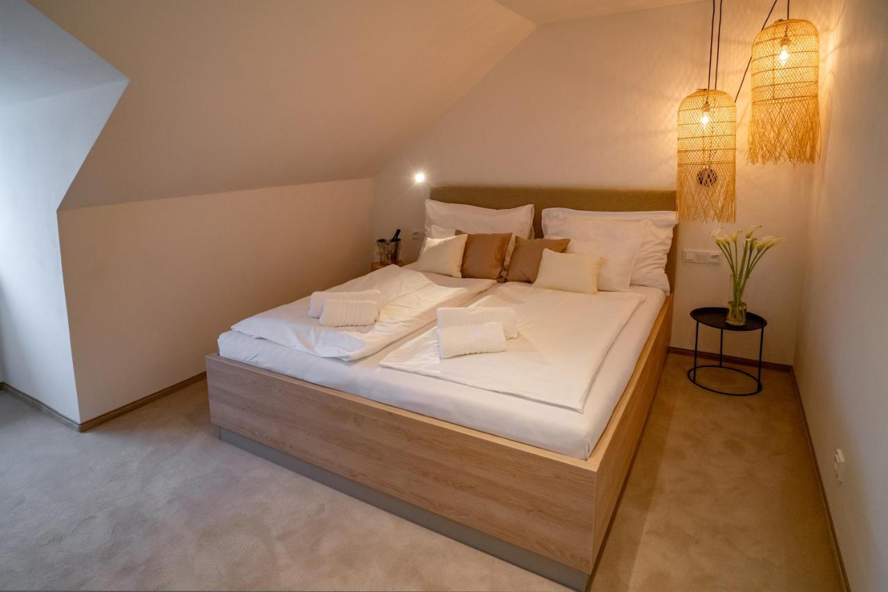 Hotel U Kaplicky Písek Kültér fotó