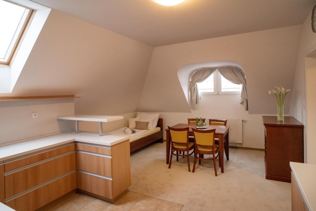 Hotel U Kaplicky Písek Kültér fotó